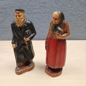 Jewish Rabbi and Wife  Bubbe and Zaydi Syroco Wood Figures Collectible